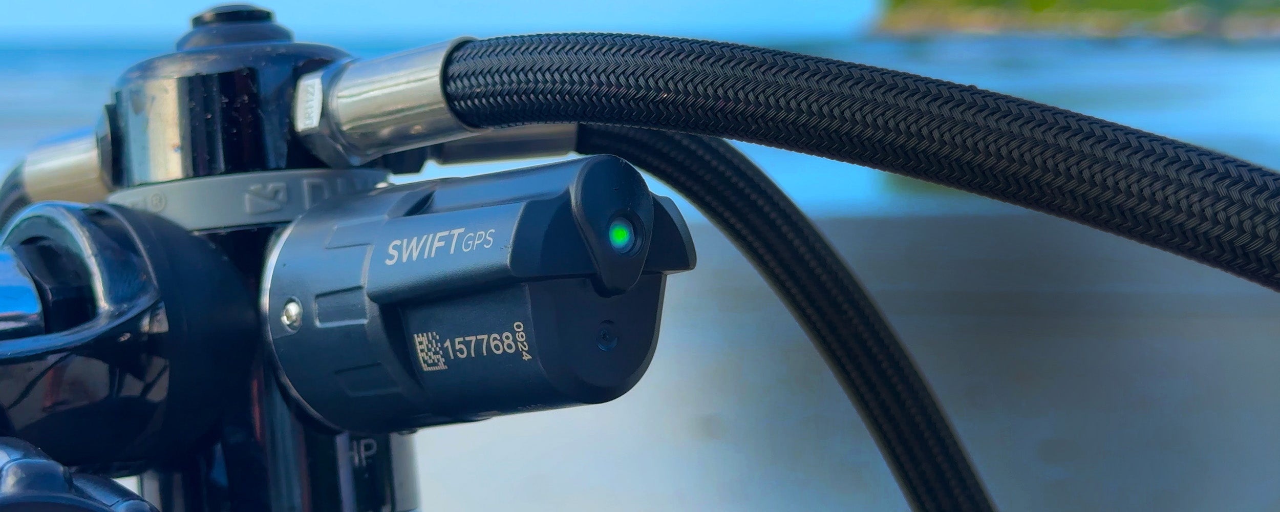 Swift GPS installed with light on