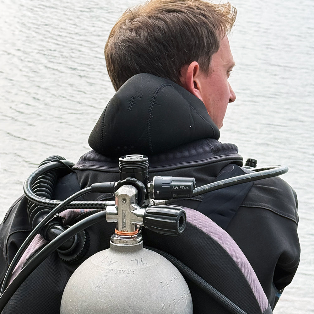 Swift GPS shares your coordinates with your buddy or a boat full of divers with Shearwater computers