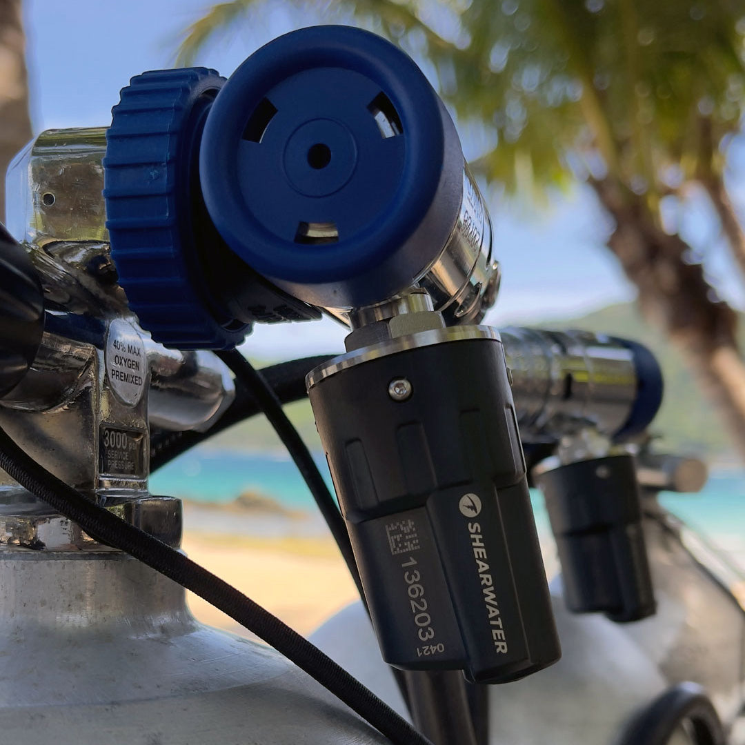 Swift transmitter installed on sidemount tank